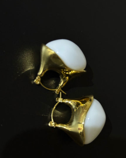 Aurora Pearl Hoops – Sculpted Elegance in Gold & White