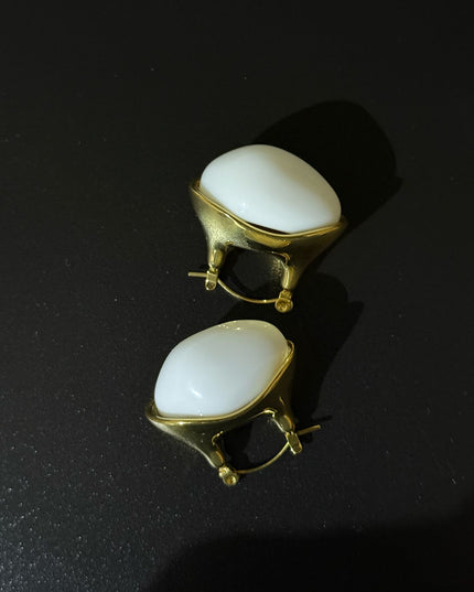 Aurora Pearl Hoops – Sculpted Elegance in Gold & White
