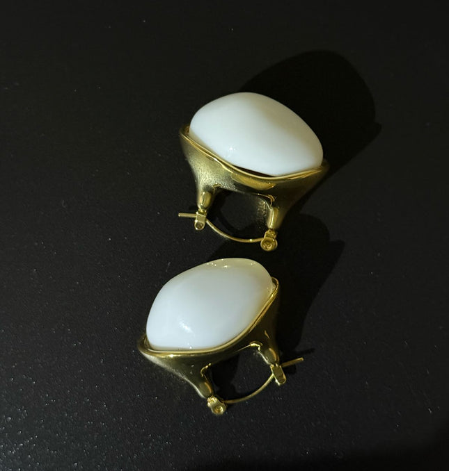 Aurora Pearl Hoops – Sculpted Elegance in Gold & White