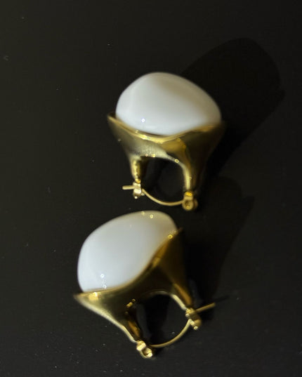 Aurora Pearl Hoops – Sculpted Elegance in Gold & White
