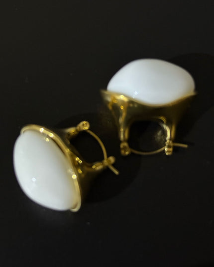 Aurora Pearl Hoops – Sculpted Elegance in Gold & White