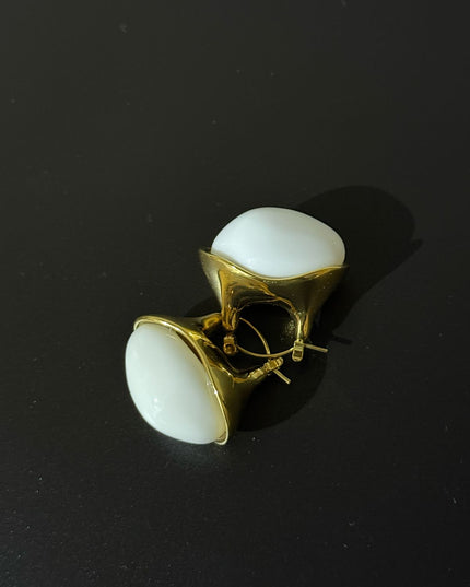 Aurora Pearl Hoops – Sculpted Elegance in Gold & White