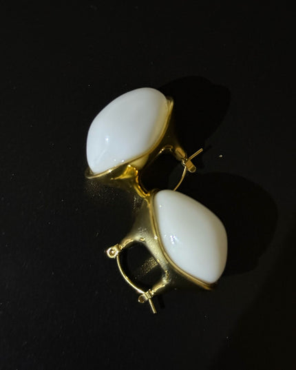 Aurora Pearl Hoops – Sculpted Elegance in Gold & White