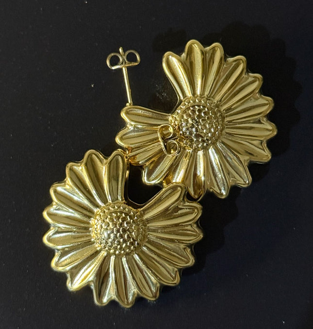 Golden Bloom Earrings – Radiant Floral Elegance