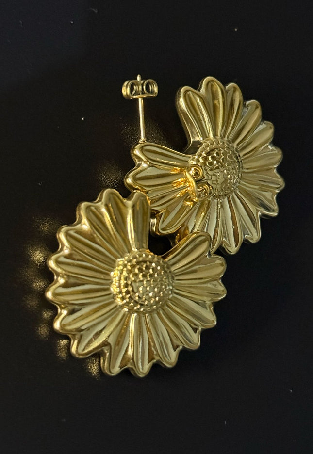 Golden Bloom Earrings – Radiant Floral Elegance
