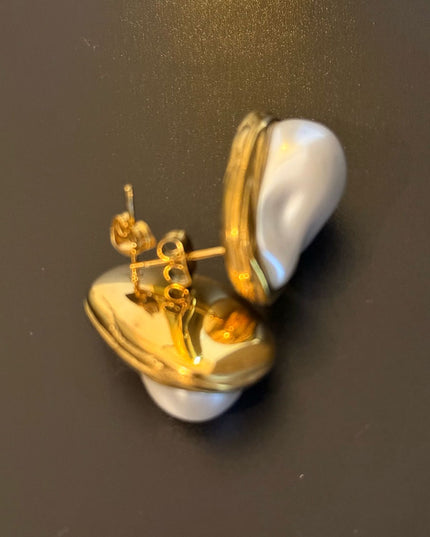 OYSTER LUXE PEARL STUDS