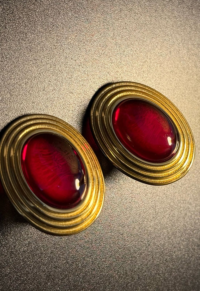 ROYAL OVAL STUDS - DIAMOND RED DAME EARRINGS WITH 18K GOLD PLATE