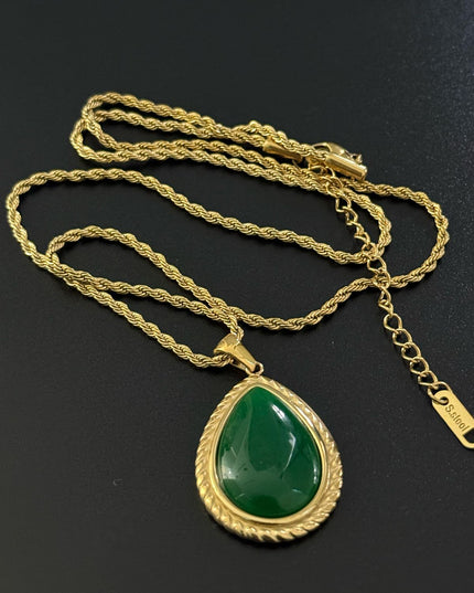 THE SCARLET LOVE NECKLACE - LUXURY JEWELRY in Solid Stainless Steel with 18K Gold Plate