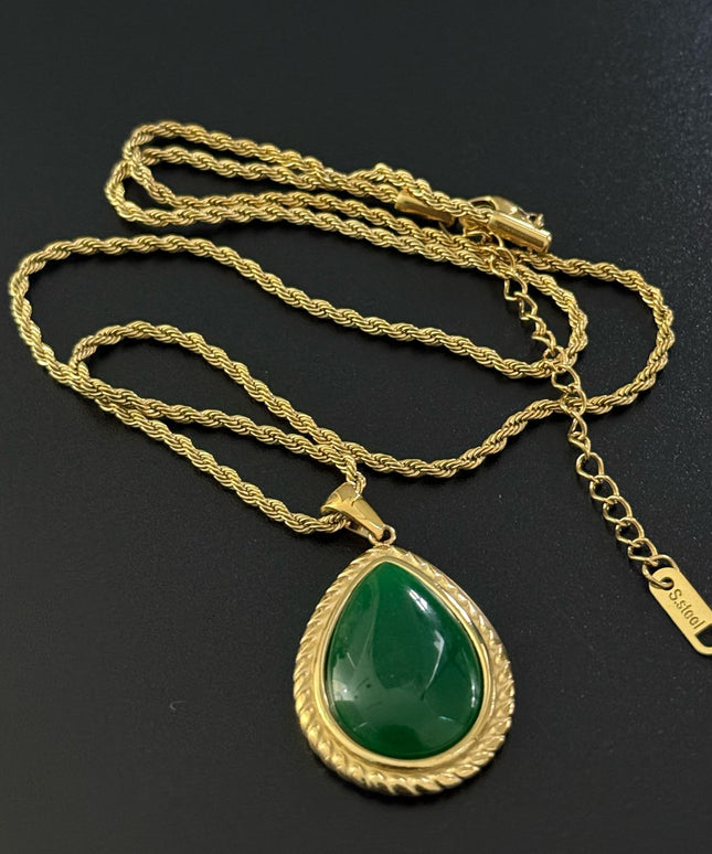 THE SCARLET LOVE NECKLACE - LUXURY JEWELRY in Solid Stainless Steel with 18K Gold Plate
