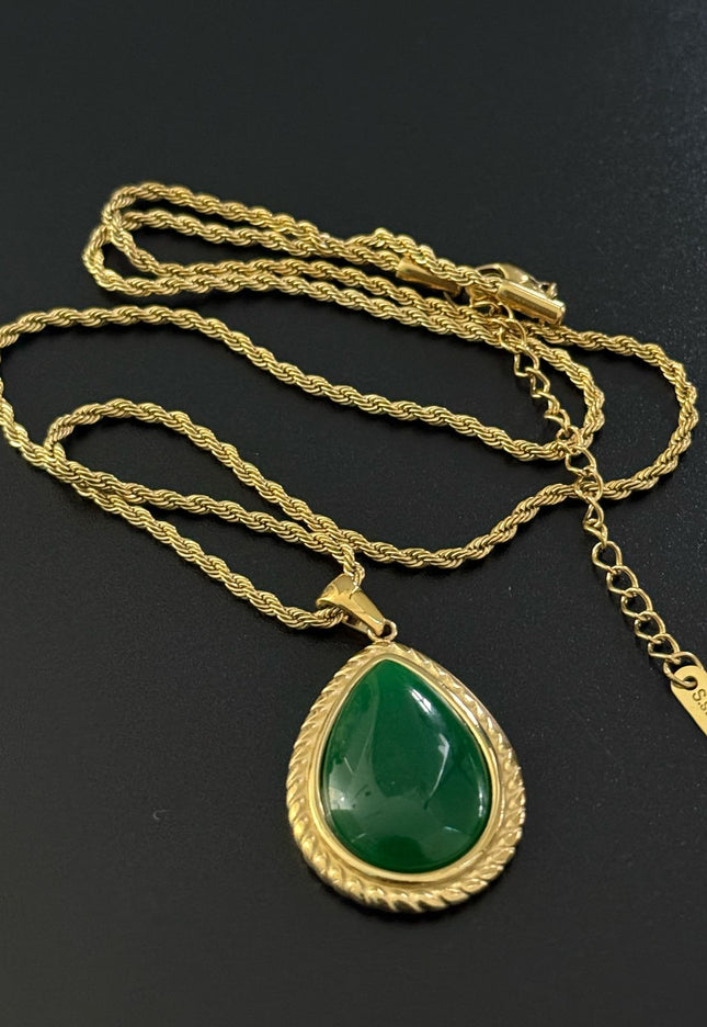 THE SCARLET LOVE NECKLACE - LUXURY JEWELRY in Solid Stainless Steel with 18K Gold Plate