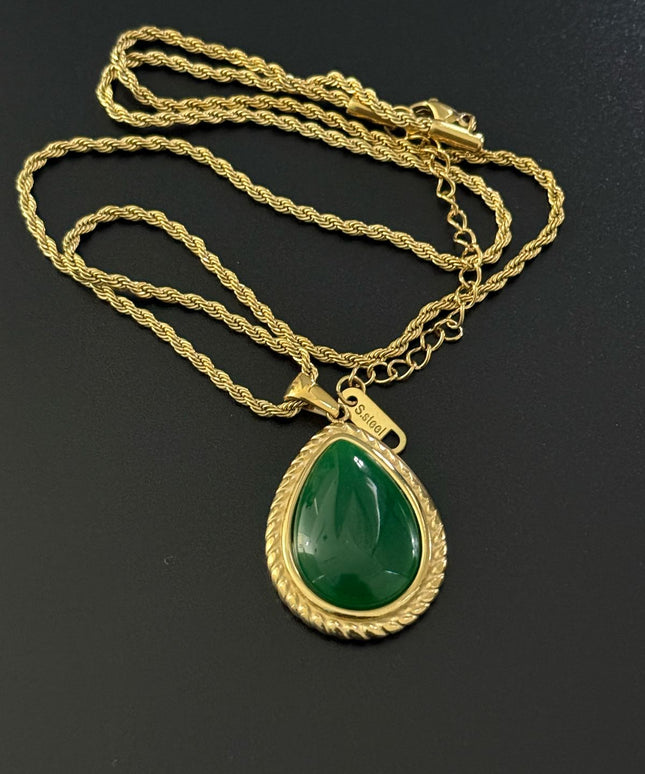 THE SCARLET LOVE NECKLACE - LUXURY JEWELRY in Solid Stainless Steel with 18K Gold Plate