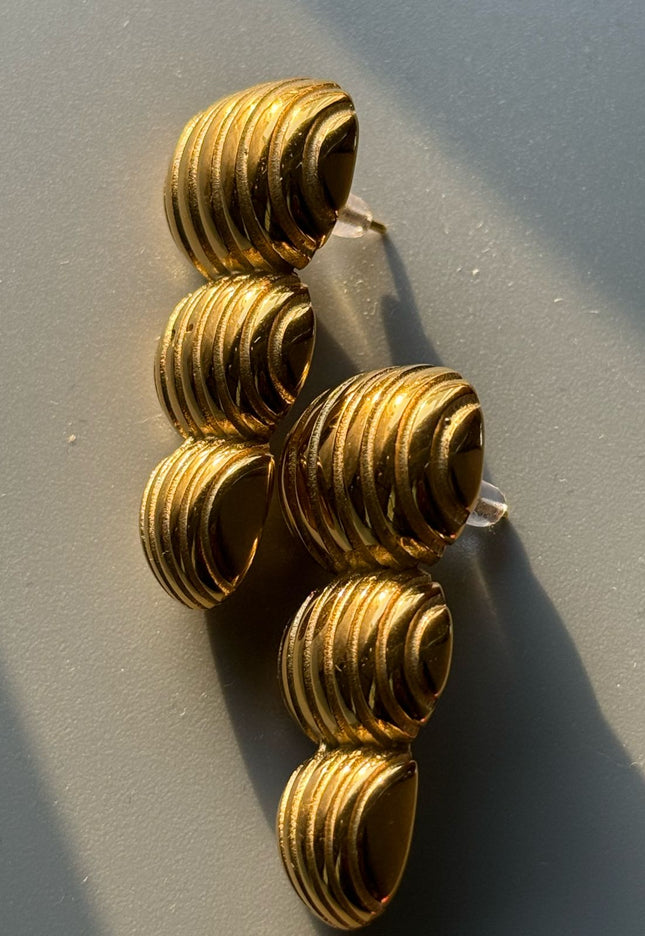 Golden Cascade Earrings – Perfectly Layered Culture Elegance in Gold