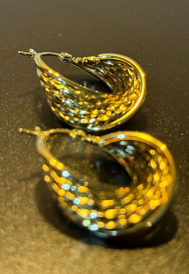Luxe Weave Hoop Earrings – A Stunning Twist of Golden Elegance