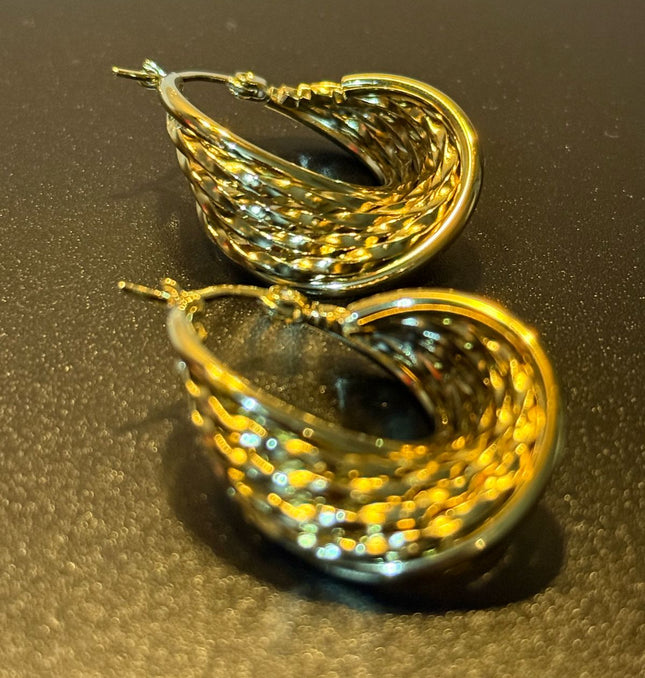 Luxe Weave Hoop Earrings – A Stunning Twist of Golden Elegance
