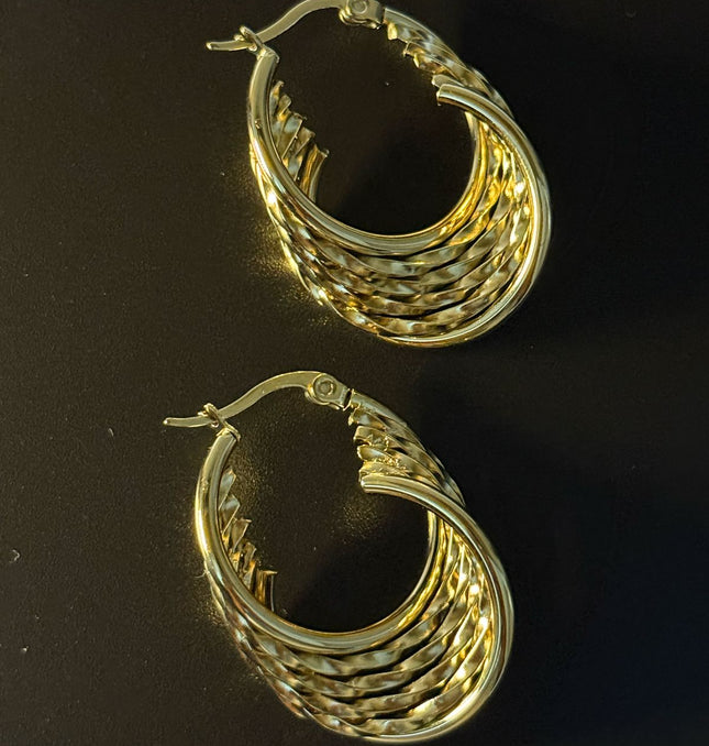 Luxe Weave Hoop Earrings – A Stunning Twist of Golden Elegance