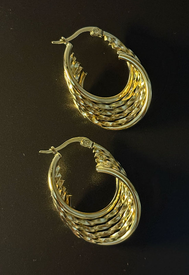 Luxe Weave Hoop Earrings – A Stunning Twist of Golden Elegance