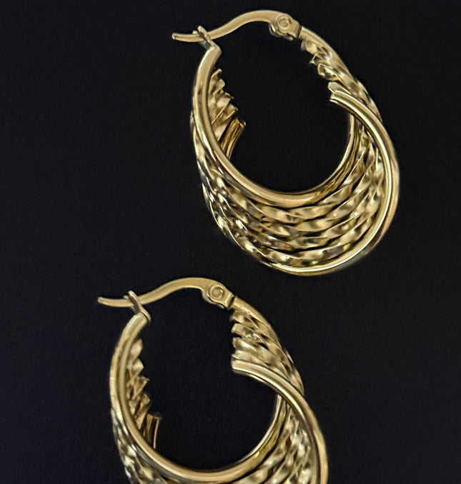 Luxe Weave Hoop Earrings – A Stunning Twist of Golden Elegance