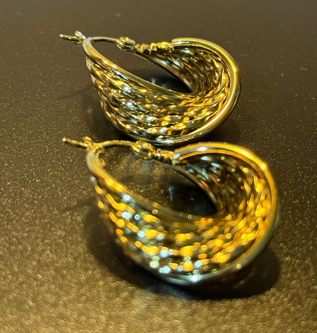 Luxe Weave Hoop Earrings – A Stunning Twist of Golden Elegance