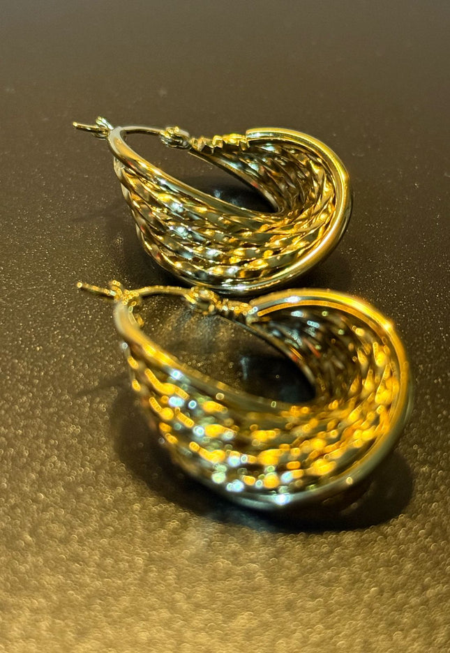 Luxe Weave Hoop Earrings – A Stunning Twist of Golden Elegance