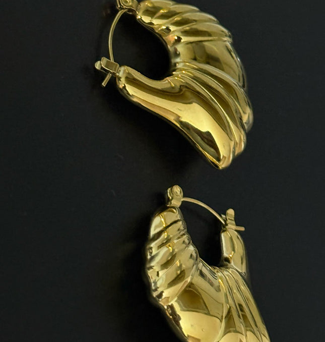 Aurora Hoop Earrings – Sculpted Elegance in Gold