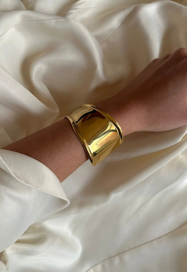 SCULPTED ARMOR CUFFS - BRACELET In Solid Stainless Steel With 18K Gold-Plate