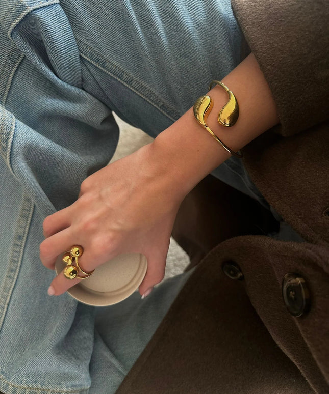 AURA FLOW CUFF WITH 18K GOLD PLATE