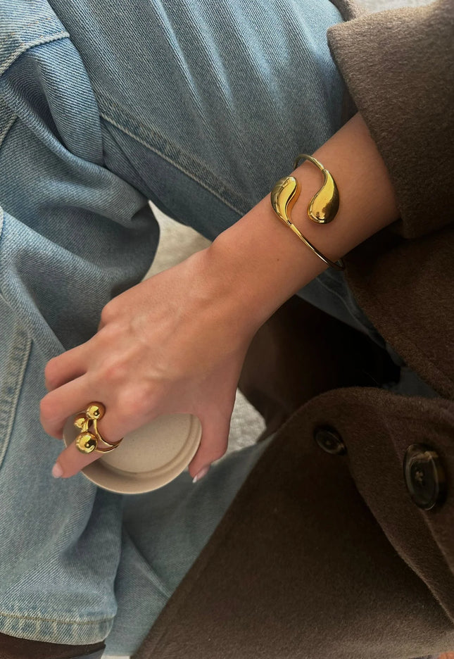 FLUID AURA BRACELET & ADJUSTABLE RING SET In Solid Stainless Steel With 18K Gold-Plate