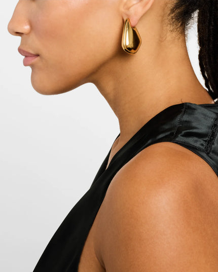 The Golden Echo Earrings – Bold Geometry, Soft Power