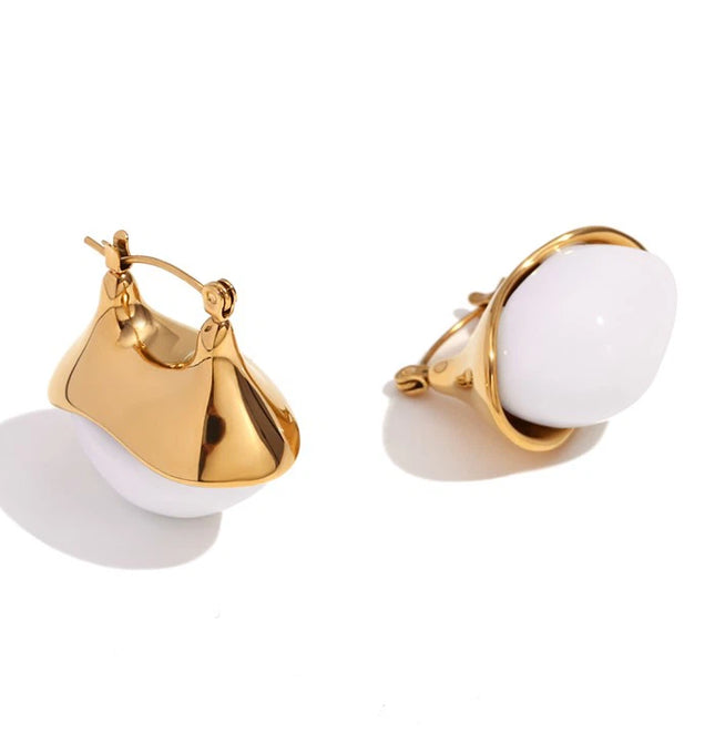 Aurora Pearl Hoops – Sculpted Elegance in Gold & White